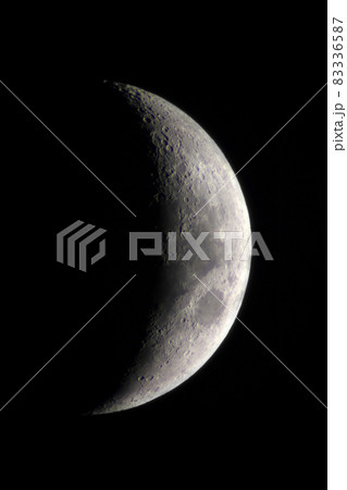 Young Crescent on sky Young Crescent on sky 83336587