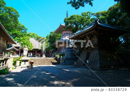 【四国八十八ヶ所】第二十四番 最御崎寺の境内と青空 高知県室戸市 【四国八十八ヶ所】第二十四番 最御崎寺の境内と青空 高知県室戸市 83338729