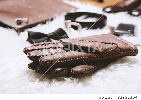 brown leather gloves 83352304