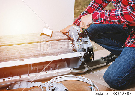 repairing the air conditioner 83352387