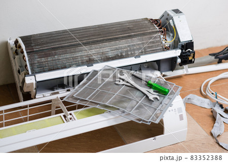 repairing the air conditioner 83352388