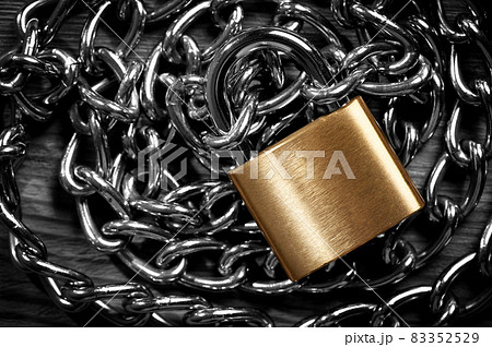 chain and padlock chain and padlock 83352529