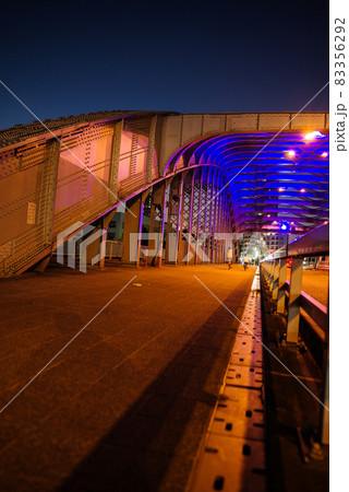 ライトアップされた橋・桜宮橋、通称銀橋 日本の橋	 83356292