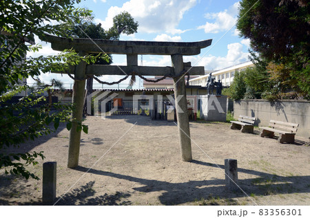 太子道　白山神社　境内　奈良県三宅町屏風 83356301