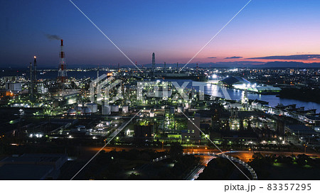 四日市コンビナート 工場夜景 日没 マジックアワー 四日市コンビナート 工場夜景 日没 マジックアワー 83357295