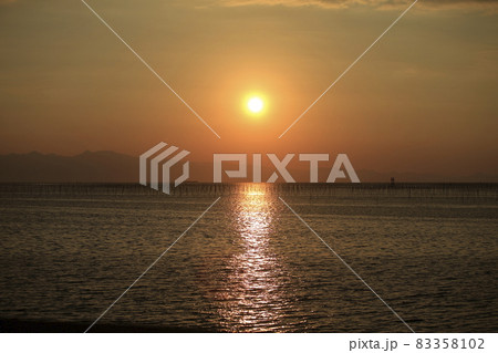 大牟田市 有明海 海苔畑の夕暮れ、 大牟田市 有明海 海苔畑の夕暮れ、 83358102