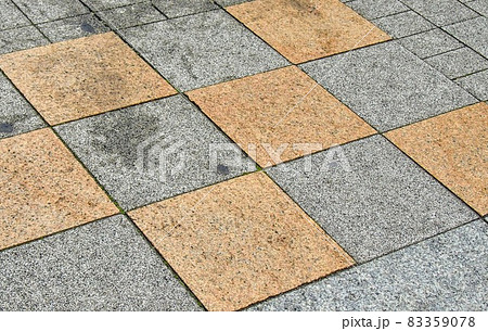 よくある道路のタイル 83359078