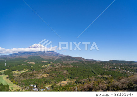 越前岳(愛鷹山)の十里木高原展望台から見た富士山 越前岳(愛鷹山)の十里木高原展望台から見た富士山 83361947