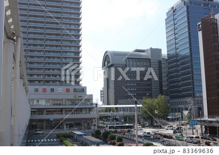 堺市堺東駅南口交差点の街並み 83369636