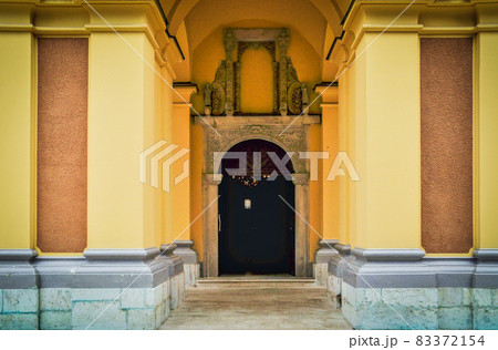 サラエボ旧市街の正教会（ボスニア・ヘルツェゴビナ） 83372154