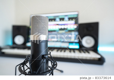 スタンドマイクでの録音 83373614