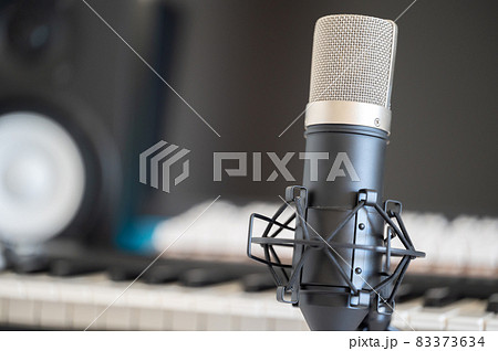 スタンドマイクでの録音 83373634