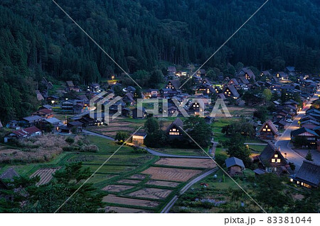 岐阜県大野郡白川郷の夜景 83381044