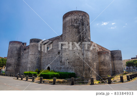 Old medieval royal castle Castello Ursino, Sicily, Catania, Italy 83384933
