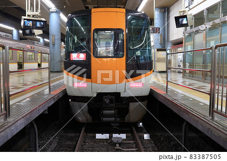 近鉄特急 賢島行き(大阪上本町駅) 近鉄特急 賢島行き(大阪上本町駅) 83387505