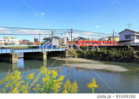 名古屋市南区呼続 名鉄呼続駅横を流れる山崎川 名古屋市南区呼続 名鉄呼続駅横を流れる山崎川 83389166