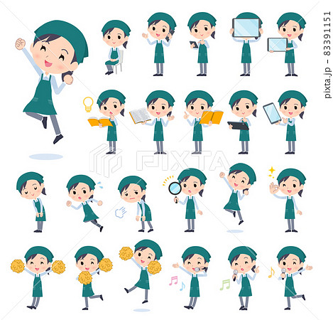 スマートフォンなどのデジタル機器を持つスーパーマーケット店員女性のセット スマートフォンなどのデジタル機器を持つスーパーマーケット店員女性のセット 83391151