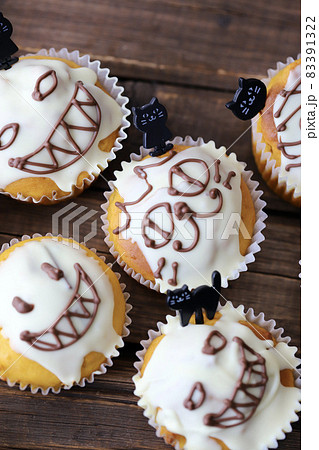ハロウィン用のかぼちゃマフィン 手作りお菓子 ハロウィン用のかぼちゃマフィン 手作りお菓子 83391322