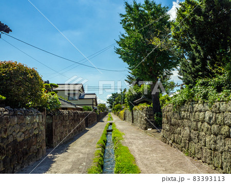 武家屋敷の街並み 83393113