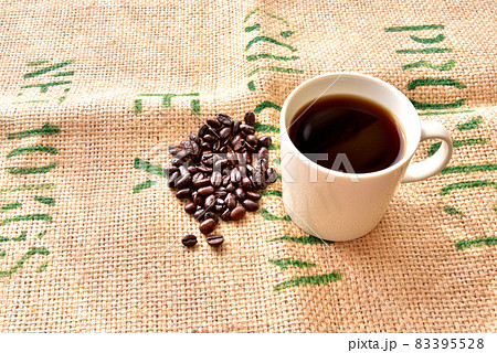 コーヒー　珈琲　コーヒー豆　朝のコーヒー　珈琲イメージ　コーヒー素材　 83395528