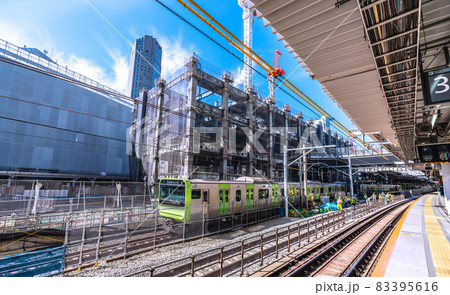 日本の東京都市景観 拡張工事。内回りの線路を横に移動させ、ホームを拡幅…=10月24日、渋谷駅 日本の東京都市景観 拡張工事。内回りの線路を横に移動させ、ホームを拡幅…=10月24日、渋谷駅 83395616