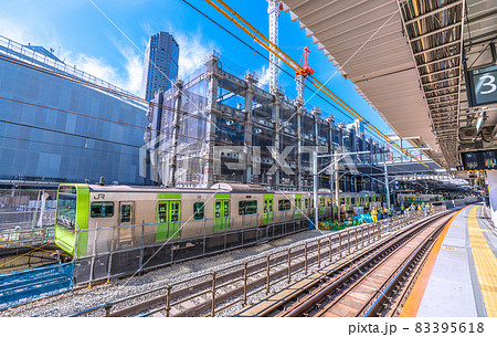 日本の東京都市景観 拡張工事。内回りの線路を横に移動させ、ホームを拡幅…=10月24日、渋谷駅 日本の東京都市景観 拡張工事。内回りの線路を横に移動させ、ホームを拡幅…=10月24日、渋谷駅 83395618
