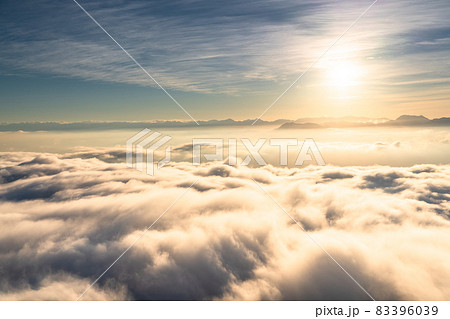 《長野県》天空の眺め・夕暮れの大雲海 《長野県》天空の眺め・夕暮れの大雲海 83396039
