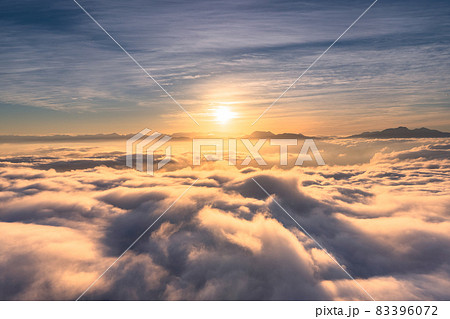 《長野県》天空の眺め・夕暮れの大雲海 83396072