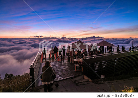 《長野県》竜王マウンテンパーク・夜の雲海 《長野県》竜王マウンテンパーク・夜の雲海 83398637