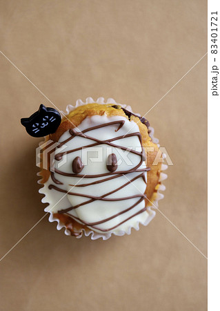 ハロウィン用のかぼちゃマフィン　手作りお菓子 83401721