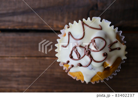 ハロウィン用のかぼちゃマフィン 手作りお菓子 ハロウィン用のかぼちゃマフィン 手作りお菓子 83402237