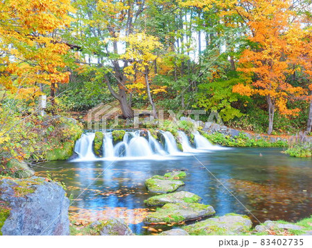 北海道の絶景 秋のニセコ 京極町ふきだし公園 83402735