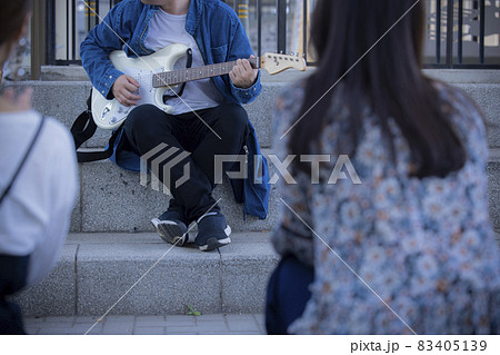 路上ライブ ファン 路上ライブ ファン 83405139