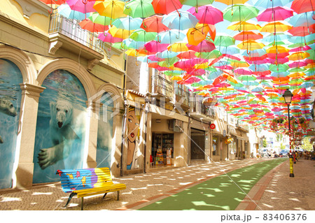 アゲダの傘祭り 83406376