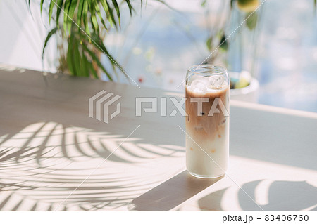カフェラテ コーヒー ガラスカップ 83406760
