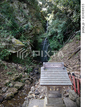 松尾大社　霊亀の滝 83408455