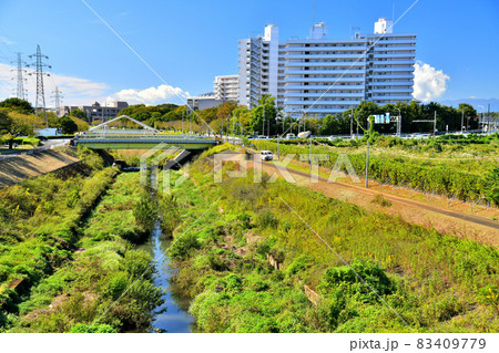 鳥山大橋／鳥山川、横浜労災病院方面を望む(神奈川県横浜市)【2021.10】 83409779