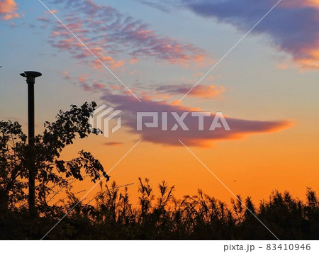 夕暮れ空 夕暮れ空 83410946