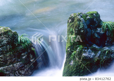 小田深山渓谷の水面 小田深山渓谷の水面 83412762