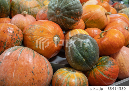 Orange pumpkins at farmer market 83414580