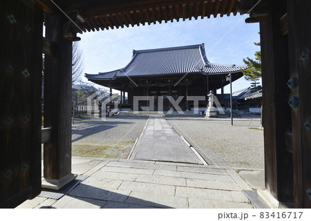 弘誓寺 参道から本堂を望む 滋賀県東近江市五個荘金堂町 弘誓寺 参道から本堂を望む 滋賀県東近江市五個荘金堂町 83416717