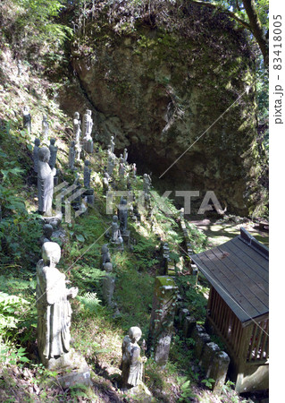 岩屋神社の石仏群 岩屋神社の石仏群 83418005