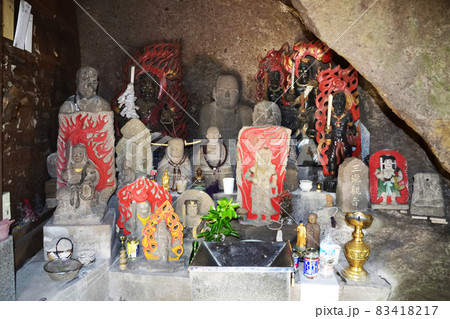 藪不動尊・奥の院の石仏群 83418217