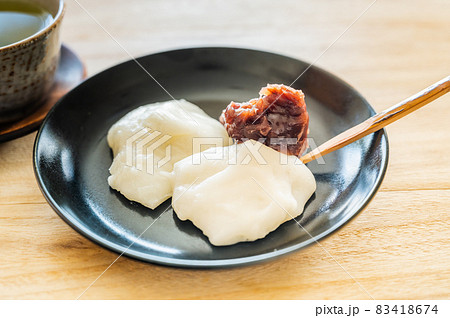 餡子を添えた氷餅 餡子を添えた氷餅 83418674
