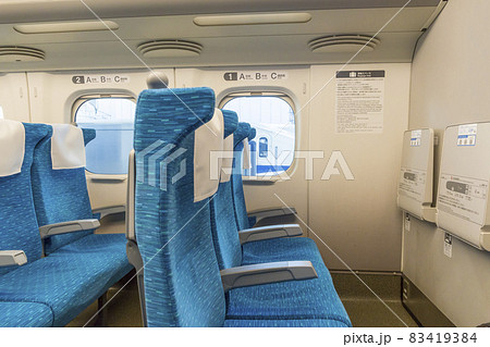 新幹線　車内　座席　東海道新幹線　シート　 のぞみ　自由席 83419384
