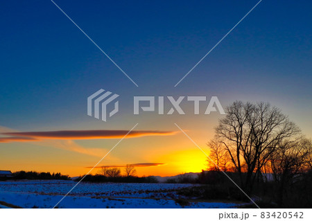 山里の夕暮れ 山里の夕暮れ 83420542