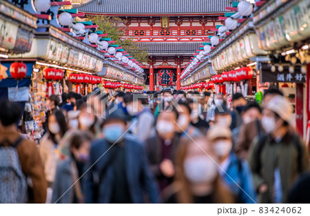 日本の東京都市景観 制限緩和の妄想。日本も先行組は効果切れ続々。浅草寺は脅威の人出＝10月23日 83424062