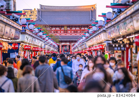 日本の東京都市景観 制限緩和の妄想。日本も先行組は効果切れ続々。浅草寺は脅威の人出＝10月23日 83424064