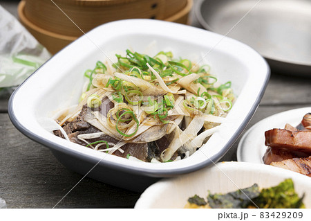 キャンプで食べるアウトドアごはん・山ごはん【かつおたたき】 キャンプで食べるアウトドアごはん・山ごはん【かつおたたき】 83429209