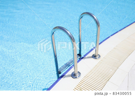 Clean water and no people around 83430055